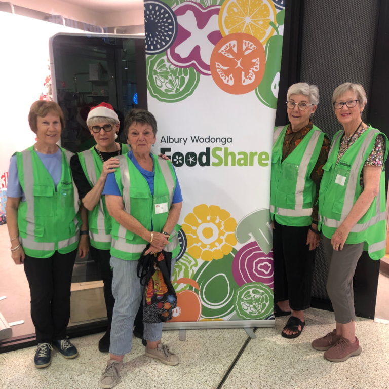 Myer Wrapping_Volunteers IG -sq